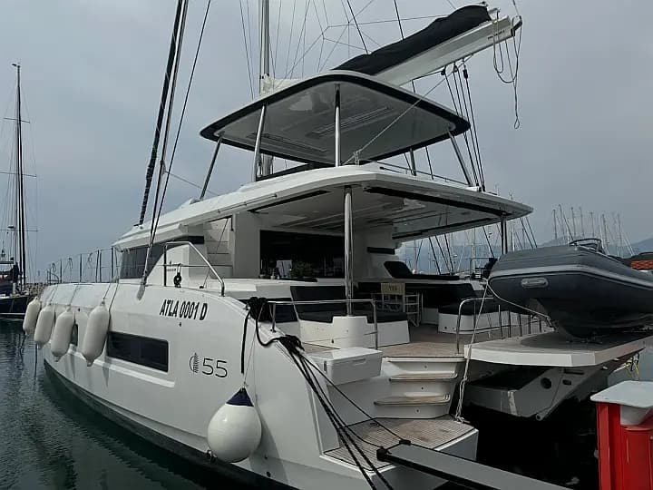 Lagoon 55 in Salerno / Marina d'Arechi - Photo 5