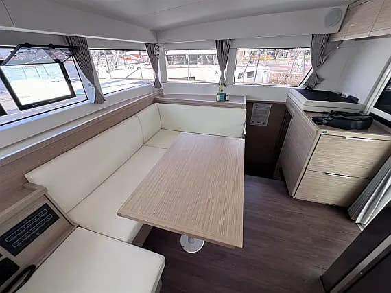 Lagoon 40 in Skopelos / Loutraki Harbour - Photo 2