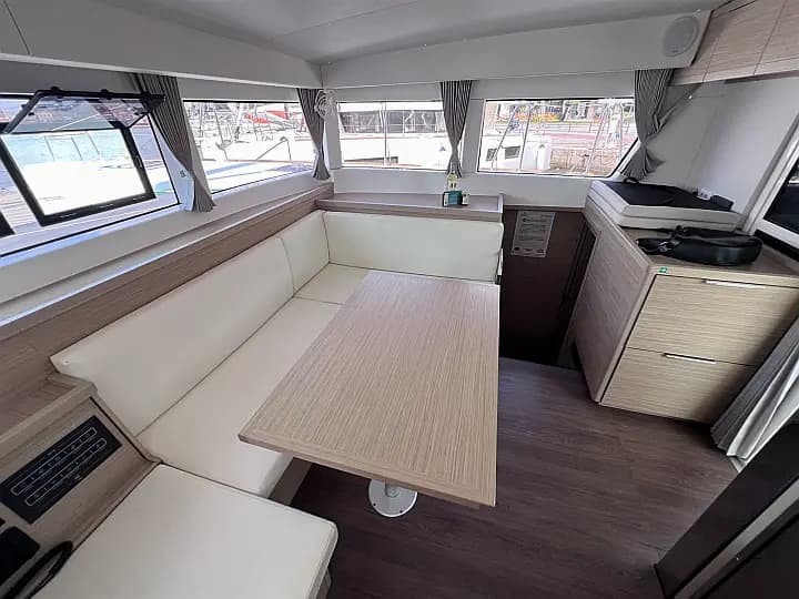 Lagoon 40 in Skopelos / Loutraki Harbour - Photo 3
