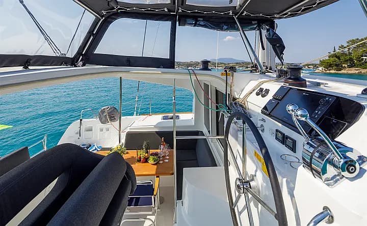Lagoon 40 in Porto Heli - Photo 3