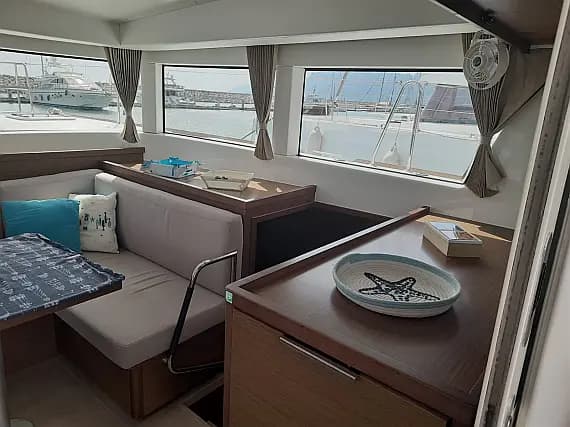 Lagoon 40 in Salerno / Marina d'Arechi - Photo 2