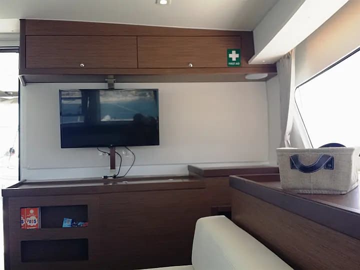 Lagoon 42 in Nea Peramos - Attica / Nea Peramos - Photo 4
