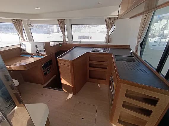 Lagoon 42 in Lavrion Main Port - Photo 3