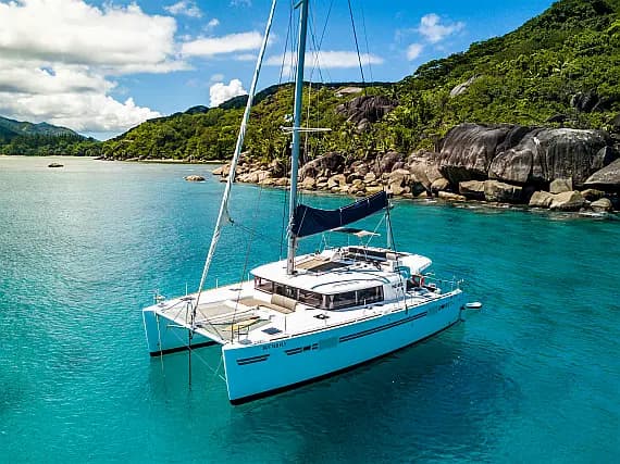 Lagoon 450 Fly in Zanzibar / Azam Marina - Photo 1