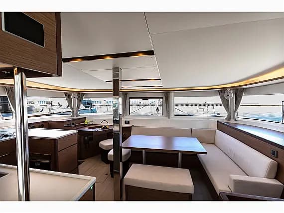 Lagoon 46 in Sicily / Furnari / Marina Portorosa - Photo 3
