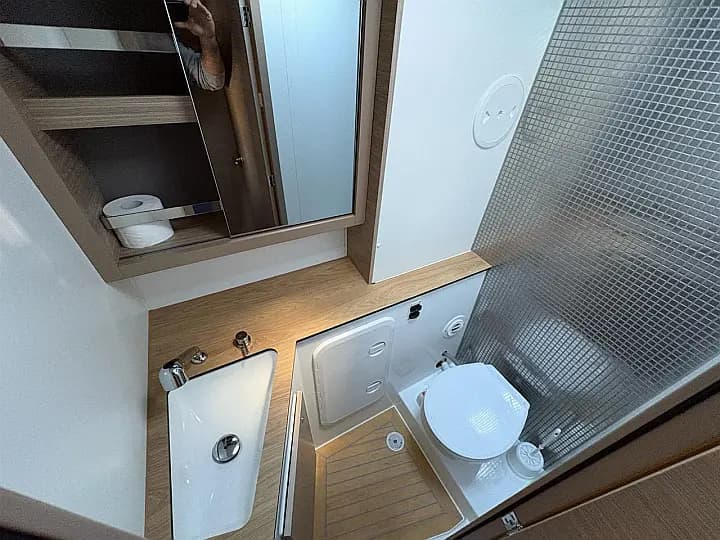 Lagoon 42 in Sukošan / D-Marin Dalmacija Marina - Photo 3