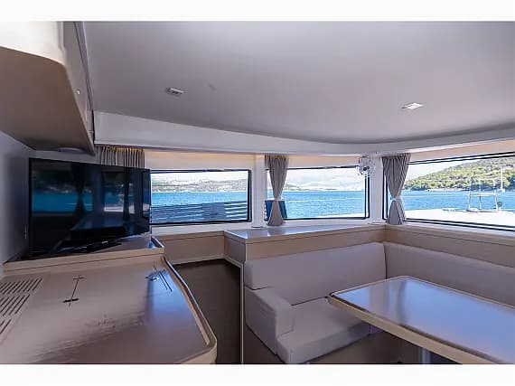 Lagoon 42 in Kaštel Gomilica / Marina Kaštela - Photo 2