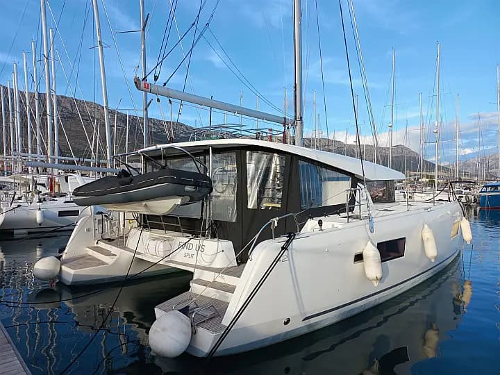 Lagoon 42 in Kaštel Gomilica / Marina Kaštela - Photo 5
