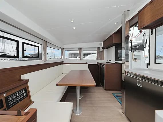 Lagoon 40 in Sukošan / D-Marin Dalmacija Marina - Photo 2