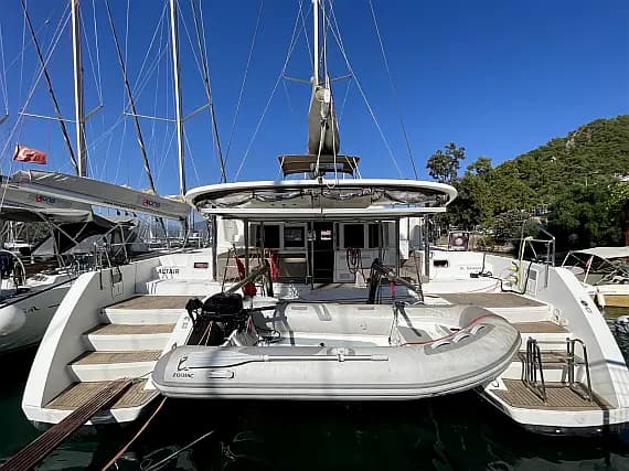 Lagoon 450 Fly in Athens / Alimos Marina - Photo 1