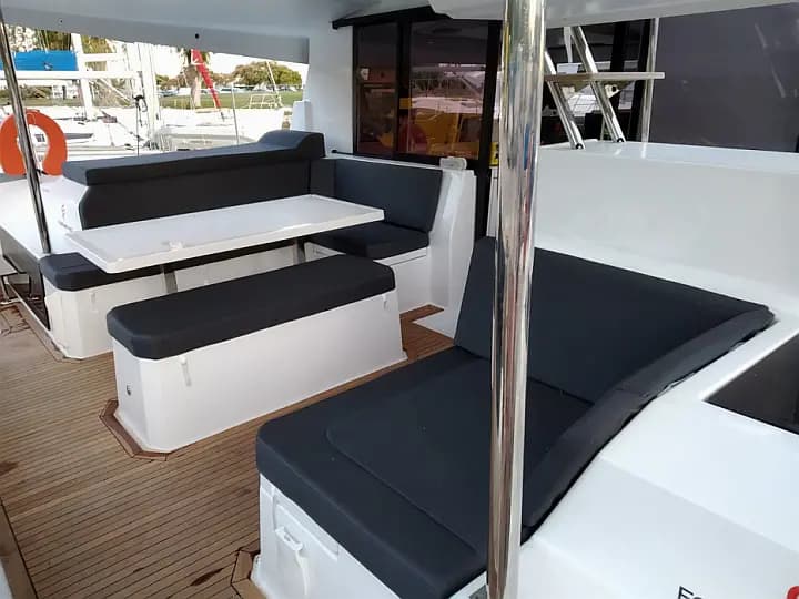 Astréa 42 in Athens / Marina Delta Kallithea - Photo 4
