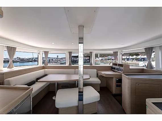 Lagoon 42 in Split / Port of Split / West Harbour - Photo 3
