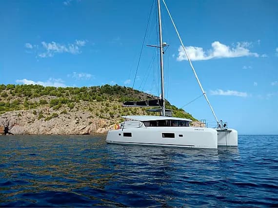 Lagoon 42 in Ibiza / Sant Antoni de Portmany Port - Photo 1