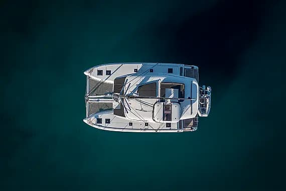 Lagoon 43 in Seget Donji / Marina Baotić 的甲板布局图