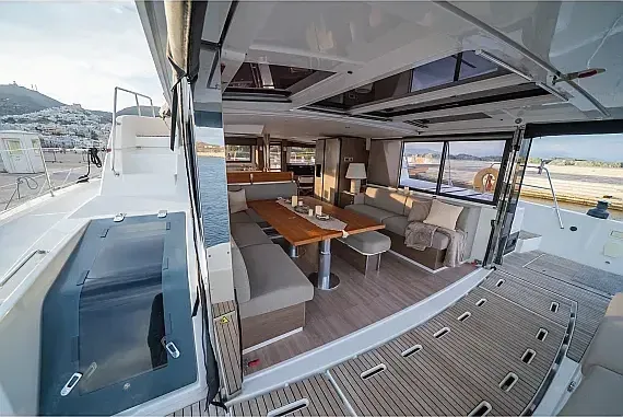 Bali 4.6 in Paros port - image 1