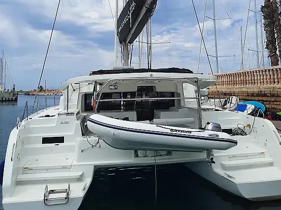 Lagoon 46 in Sicily / Furnari / Marina Portorosa - image 1
