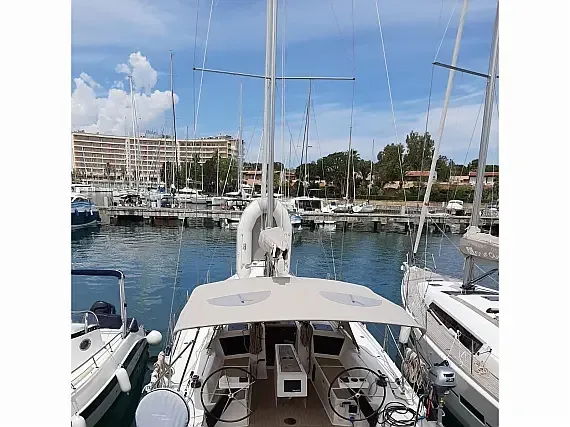 Dufour 390 Grand Large in Sicily / Furnari / Marina Portorosa - image 1