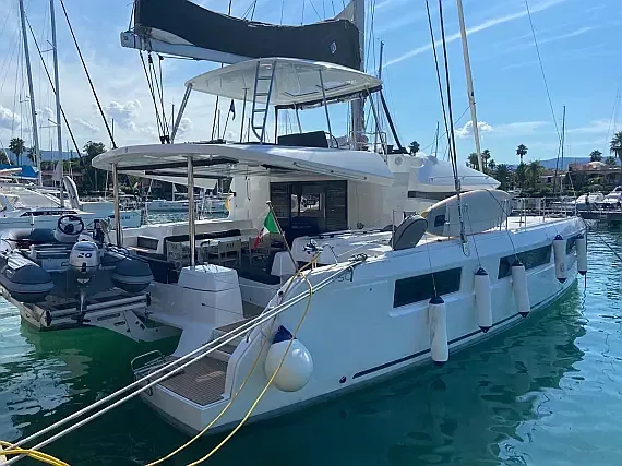 Lagoon 50 in Sicily / Furnari / Marina Portorosa - image 1