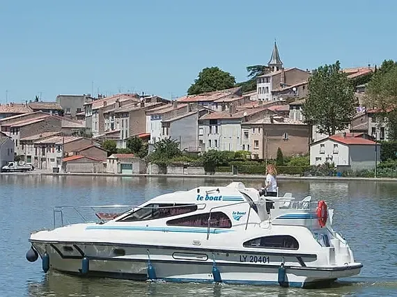 Consul in Carrick on Shannon / The Marina - image 1