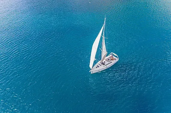 Dufour 430 in Sicily / Palermo / La Cala (Porto Palermo) - image 1