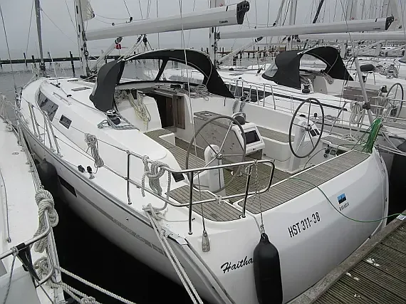 Bavaria Cruiser 46 in Stockholm - Saltsjöbaden / Saltsjö Pir Marina - image 1