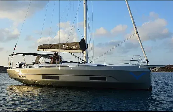 Dufour 470 in Sardinia / Porto Rotondo / Punta Nuraghe - image 1
