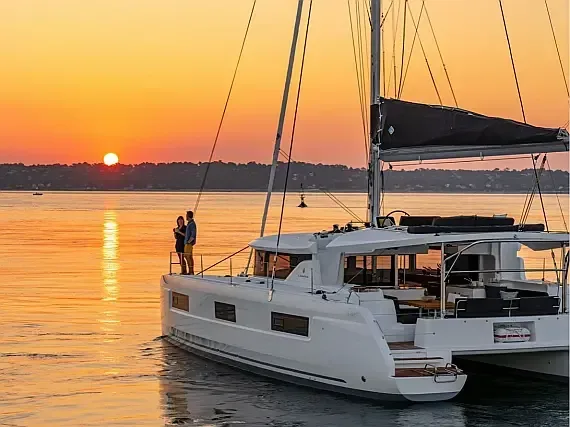 Lagoon 46 in Sicily / Capo d'Orlando Marina - image 1