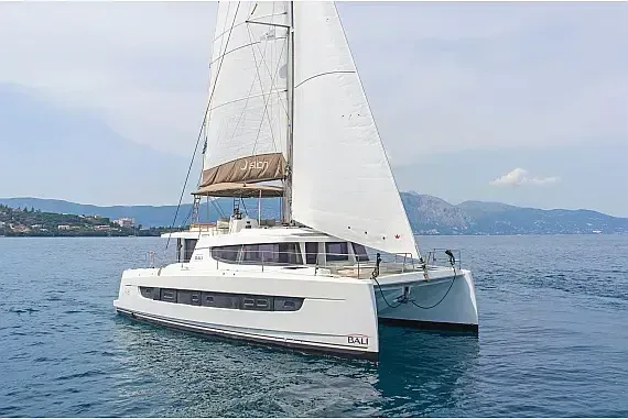 Bali 4.8 in Athens / Alimos Marina - image 1