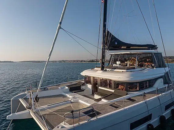 Lagoon 60 in Kaštel Gomilica / Marina Kaštela - image 1