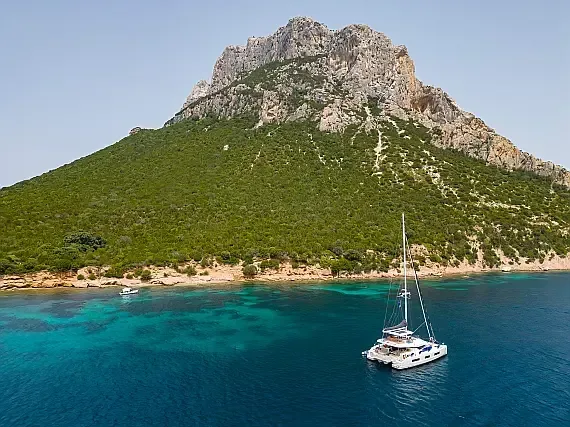 Lagoon 55 in Sicily / Capo d'Orlando Marina - image 1