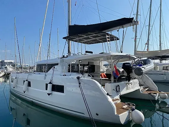 Lagoon 46 in Kaštel Gomilica / Marina Kaštela - image 1