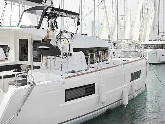 Lagoon 40 in Sukošan / D-Marin Dalmacija Marina - image 1