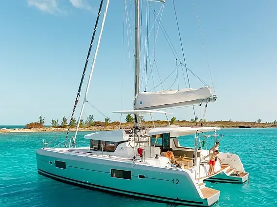 Lagoon 42 in Sardinia / Olbia / Marina di Olbia - image 1