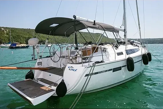 Bavaria Cruiser 37 in Pula / Trget Port - image 1