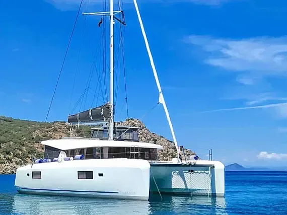 Lagoon 42 in Athens / Alimos Marina - image 1