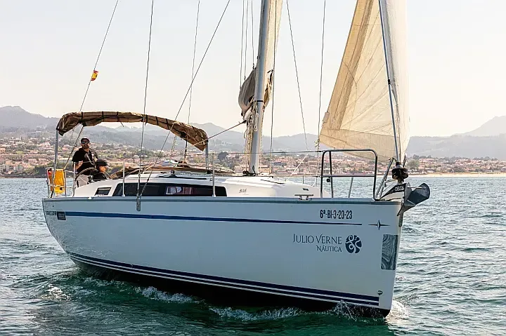 Bavaria 34 in Baiona / Monte Real Club de Yates de Baiona - image 1