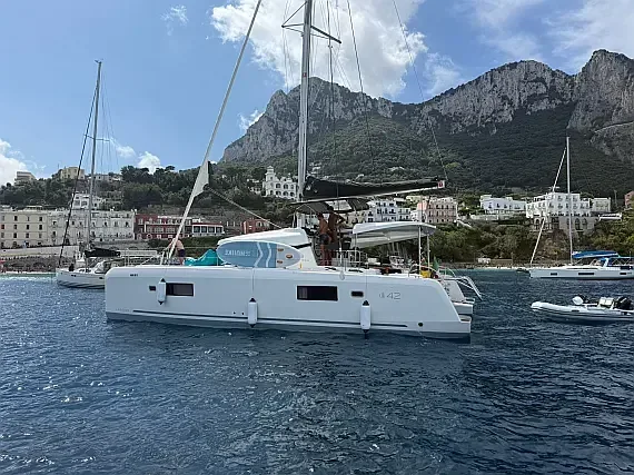 Lagoon 42 in ТОВА Е ГРЕШНО,   НО НЕМОГА ДА ГО ИЗТРИЯ - image 1