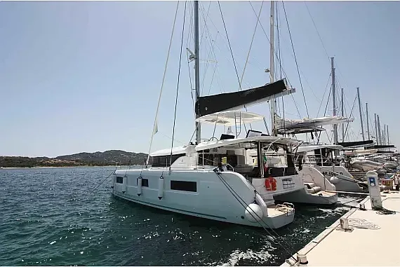 Lagoon 46 in Grenada / St. George's / Grenada Yacht Club - image 1