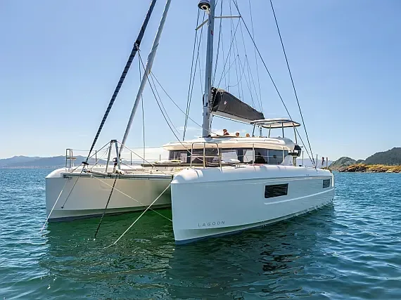 Lagoon 43 in Dubrovnik / ACI Marina Dubrovnik - image 1