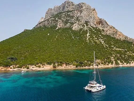 Lagoon 55 in Sardinia / Olbia / Marina di Olbia - image 1