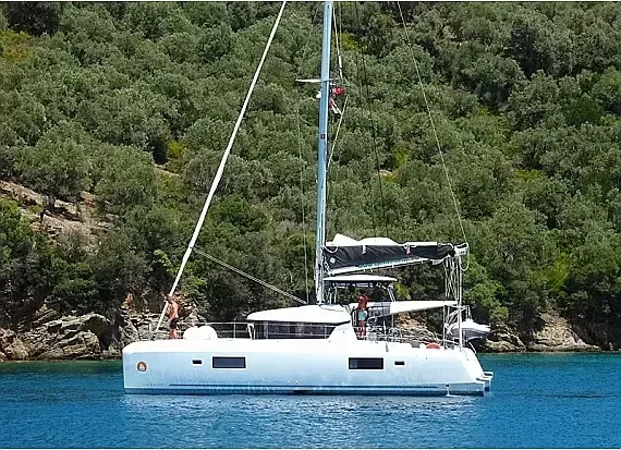 Lagoon 42 in Volos / Port of Volos - image 1