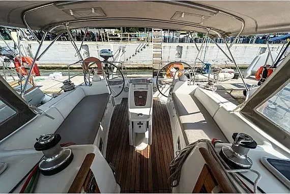 Oceanis 43 in Kavala - image 1