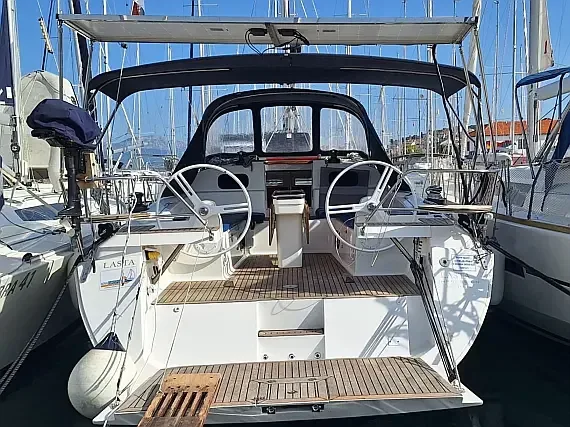 Elan Impression 45 in Trogir / ACI Marina Trogir - image 1
