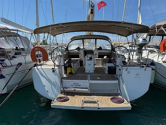 Sun Odyssey 490 in Paros / Piso Livadi Port - image 1