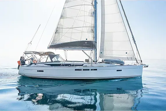 Sun Odyssey 519 in Paros port - image 1
