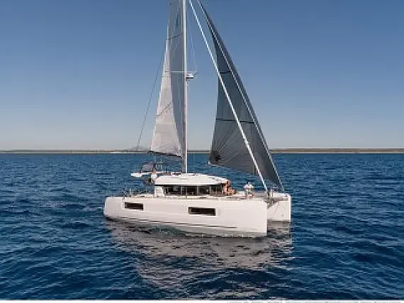 Lagoon 40 in Martinique / Le Marin - image 1