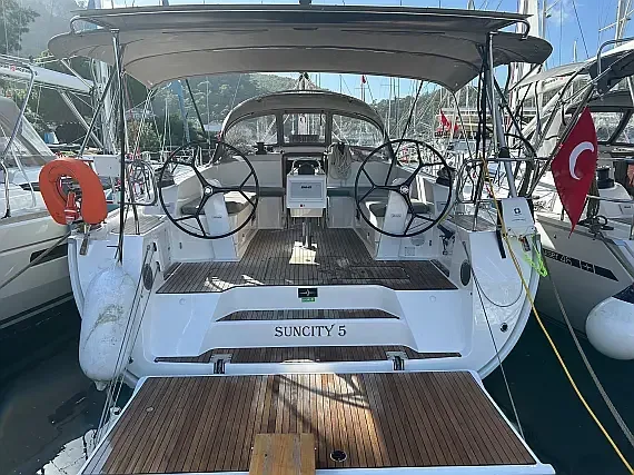 Bavaria 46 Cruiser in Fethiye / Yacht Club Mai - image 1