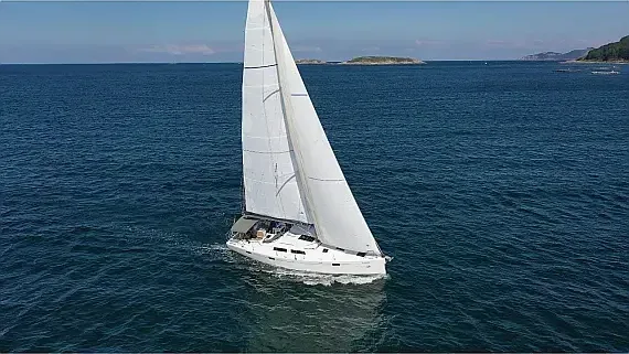 Hanse 415 in Baiona / Monte Real Club de Yates de Baiona - image 1