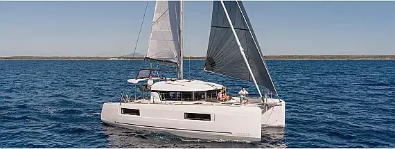 Lagoon 40 in Bocca di Magra - image 1