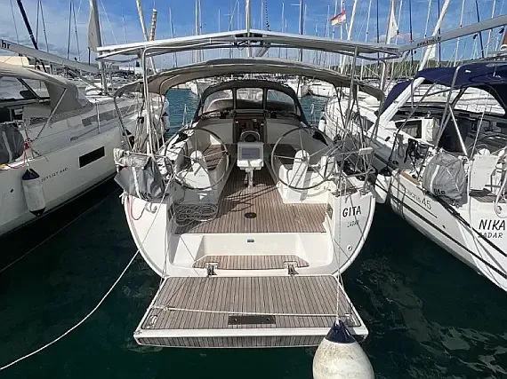 Bavaria Cruiser 37 in Sukošan / D-Marin Dalmacija Marina - image 1
